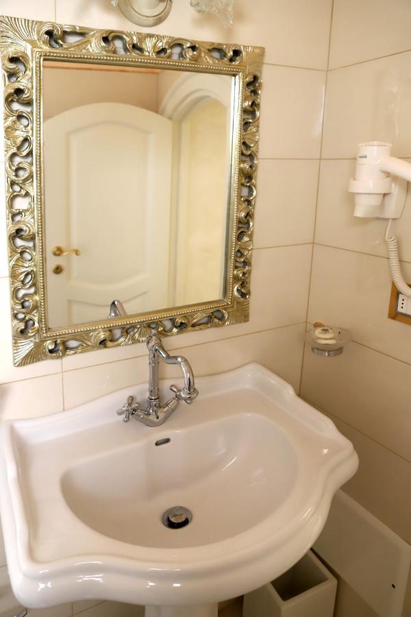 Palazzo Castiglione Bed & Breakfast Gallipoli Dış mekan fotoğraf