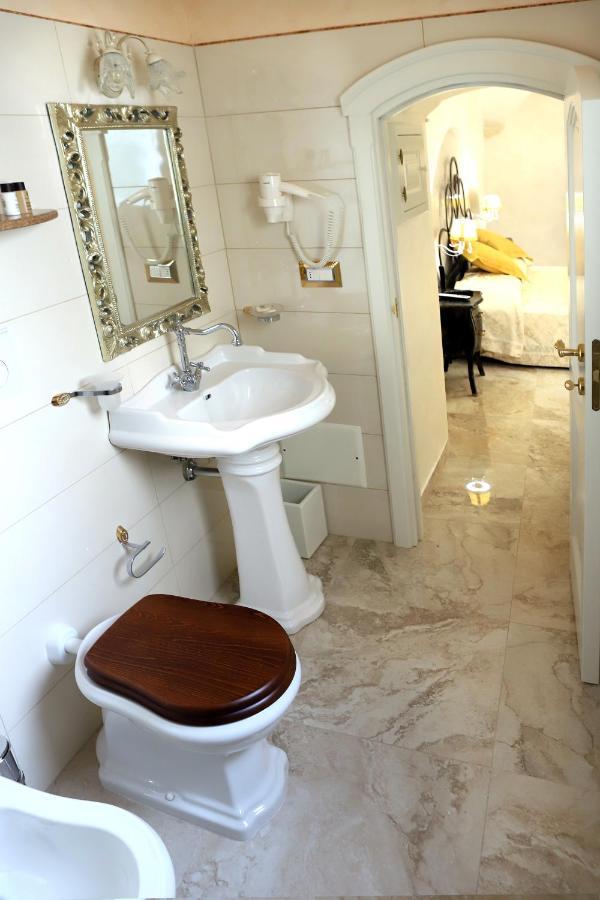 Palazzo Castiglione Bed & Breakfast Gallipoli Dış mekan fotoğraf